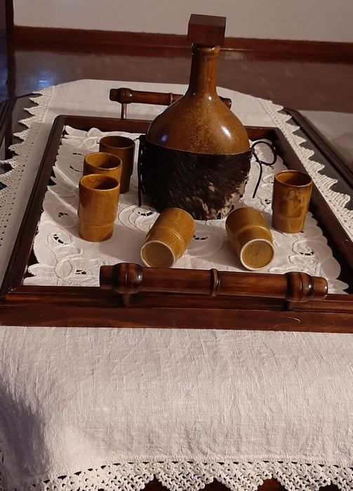 Conjunto garrafa e 6 copos cerâmica