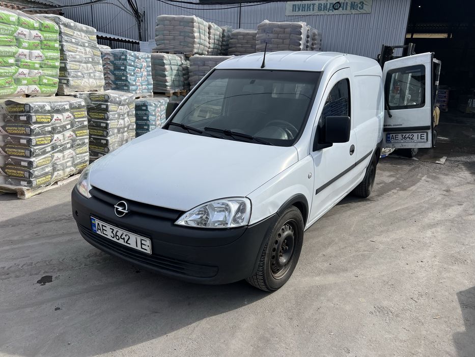 Продам opel combo 1.3 дизель мех идеал срочно не дорого обслужен все