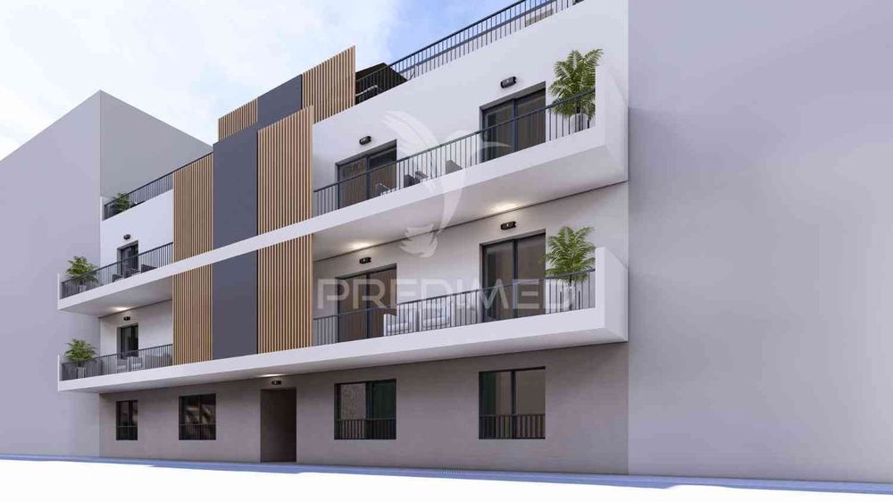 T1 num r/c de um edifício em construção, central - fracção B — Vila Real de Santo António, Faro