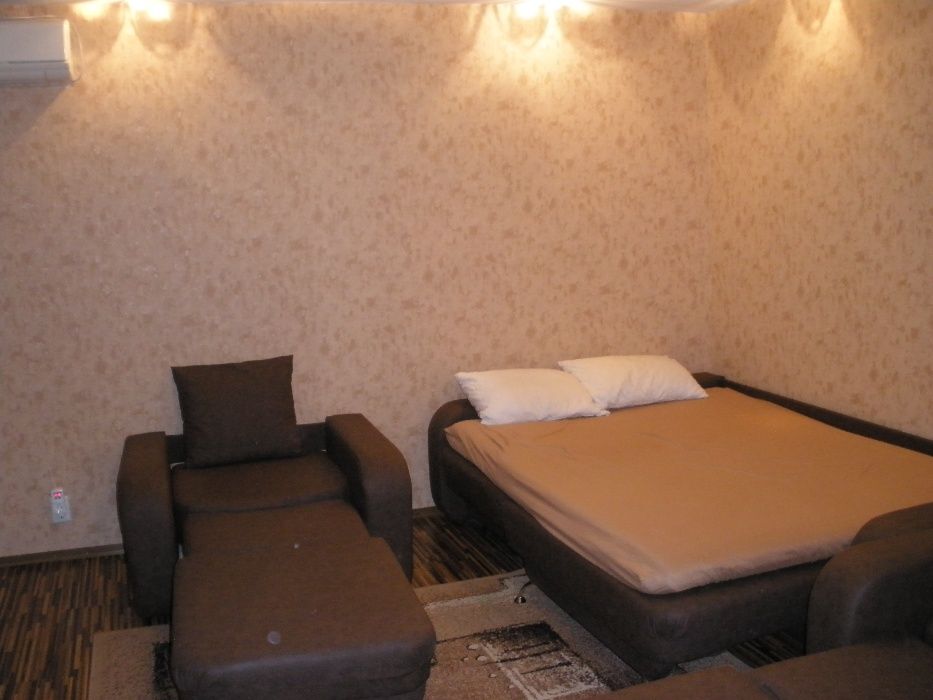 243 Здаю подобово 1-ну кімнатну квартиру біля парка відпочинку Центр