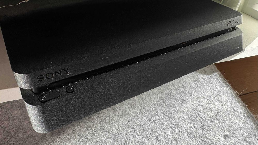 Zestaw Playstation 4 Slim 1TB – 15 gier + 2 pady DualShock 4 | Rynkowa wartosść: 1 000 zl+