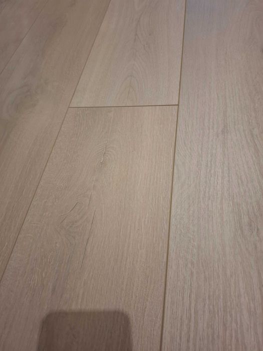 Ламінат AGT Natura Ultra Line 4V anemon 33/АС5 8 мм