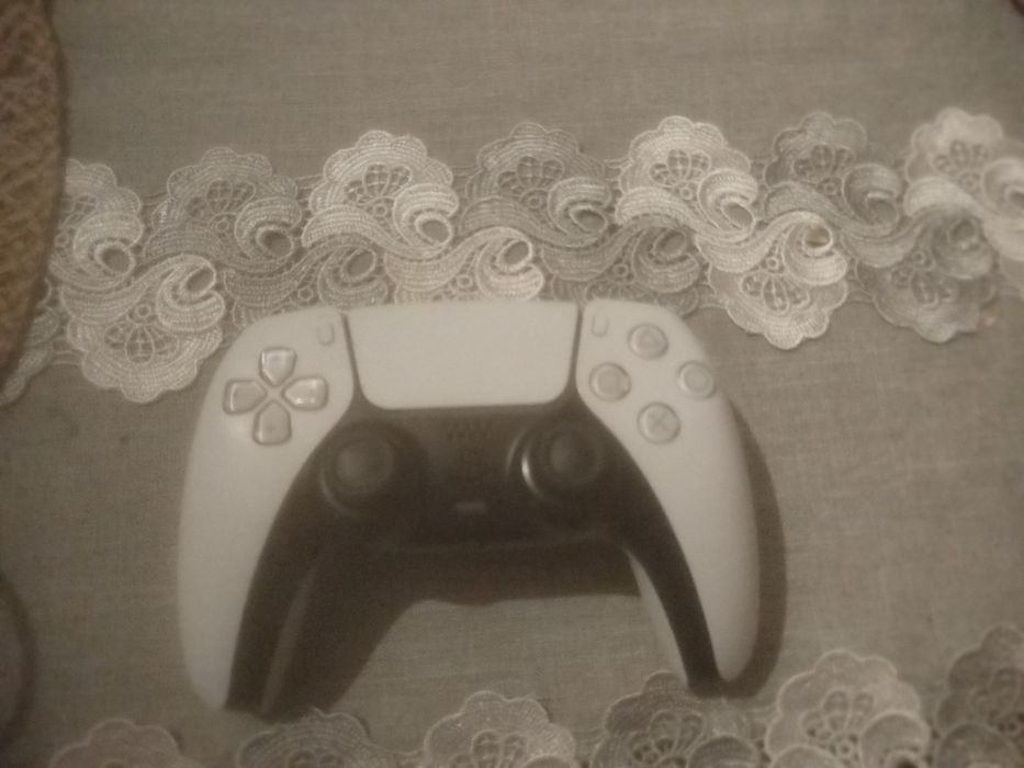 Pad do konsoli ps5