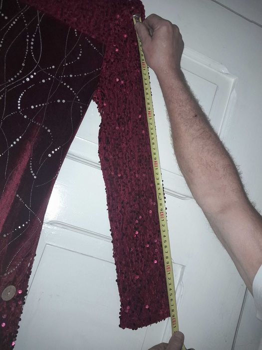 Sprzedam dwie nowe, piękne, czerwone sukienki imprezowe z cekinami