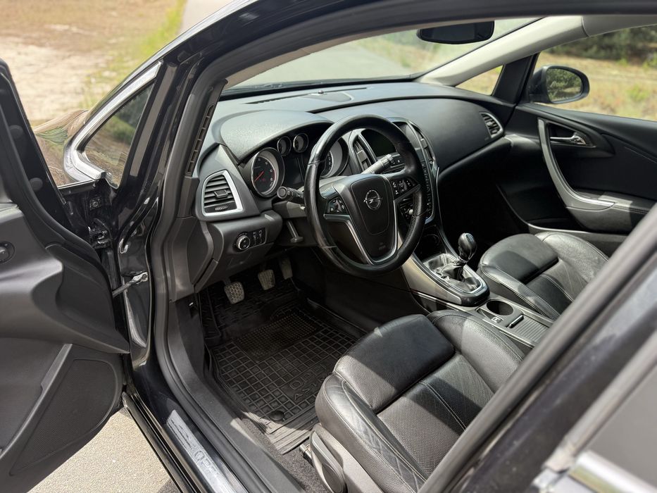 Продам/Обмін Opel Astra J 2012 1.7 дизель