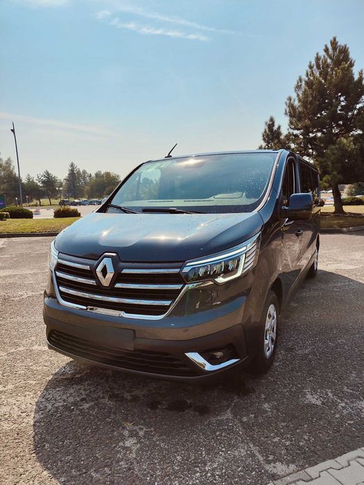 Wynajem busa, Wypożyczalnia, Bus 9 osobowy, kat. B Renault Trafic Long