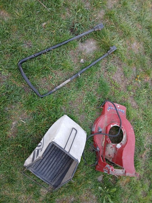 Пподам запчастини на газонокосілку TORO