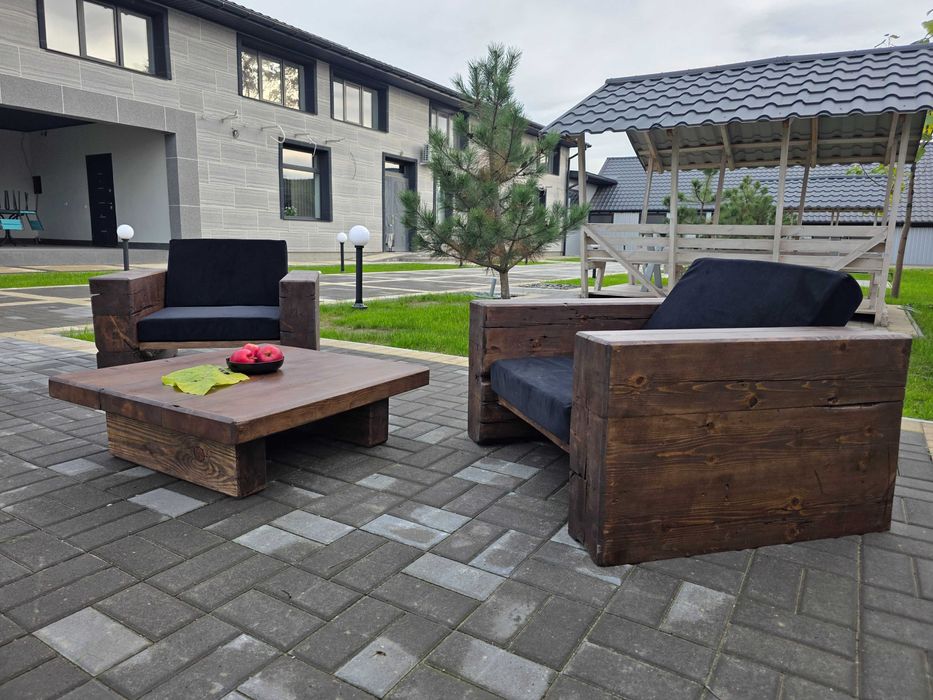 Садовая деревянная мебель