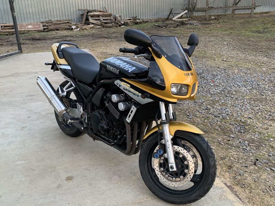 Продам мотоцикл Yamaha Fazer 600