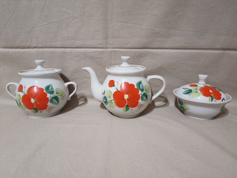 Чайный сервиз фарфоровый