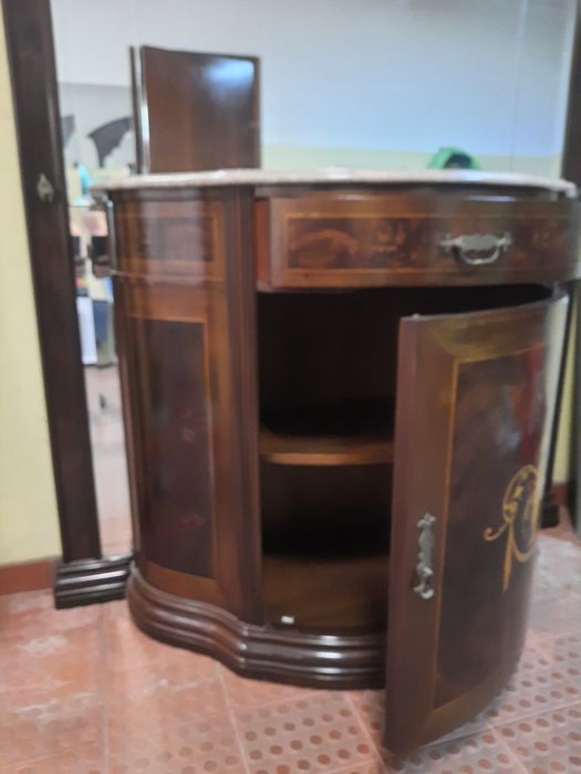 Móvel como novo. Hall