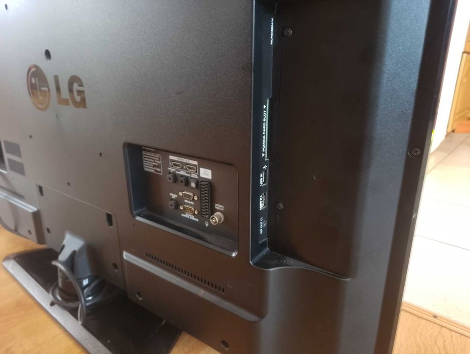 Продам телевизор LG 42 дюйма в отличном состоянии. Без СмартТВ!