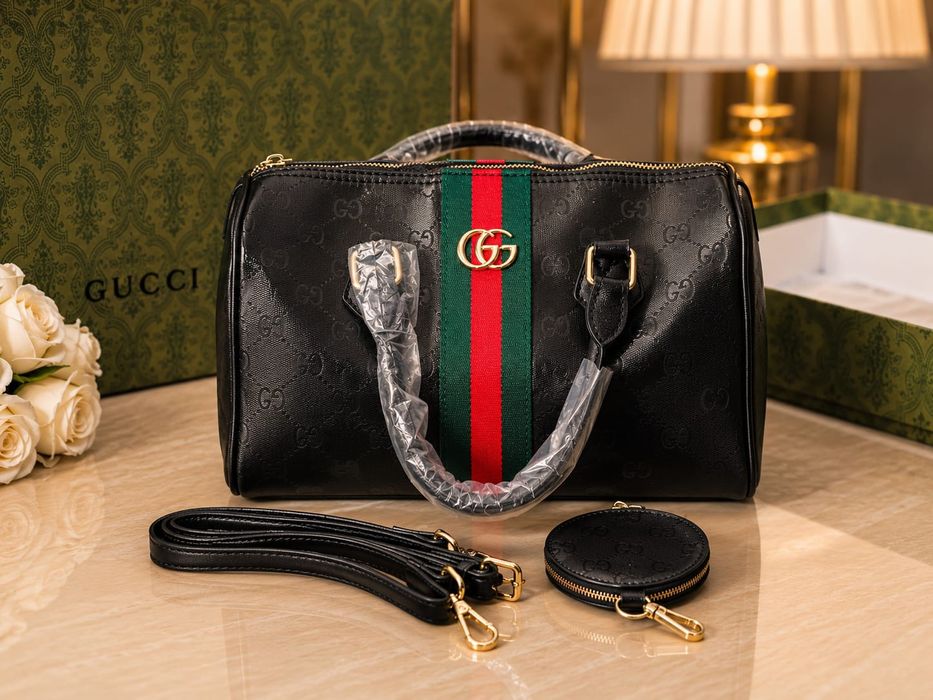 Carteiras modelo gucci