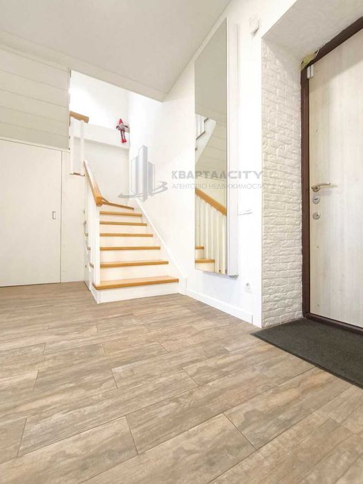 Дворівнева квартира в новому цегляному будинку (2018 р.забудови).