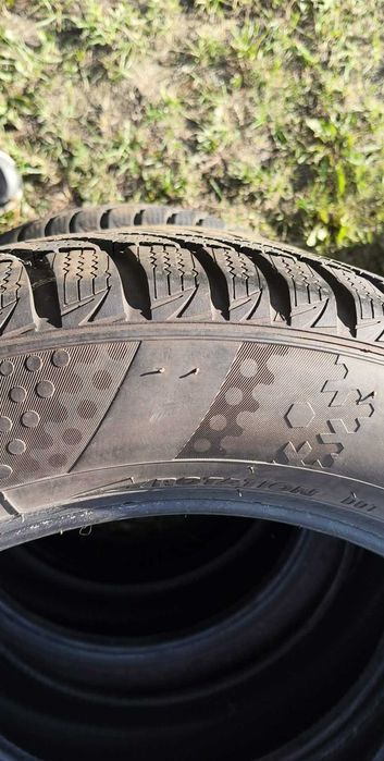 Opony zimowe Kumho Wintercraft 195/60 R16 89H