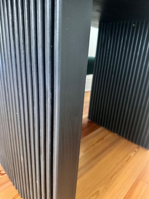 Mesa de Jantar em Madeira Maciça Feita a Mão. 1500€ (20% da compra)