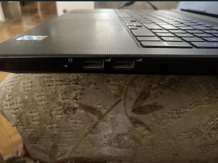 Ноутбук Dell Vostro 3558