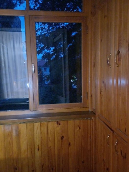 Здається 2х кімнатна квартира в цегляному будинку,з ремонтом
