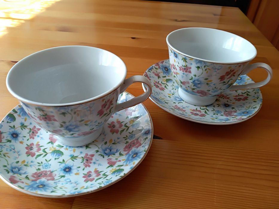 2 filiżanki biała porcelana japońska wzór kwiaty