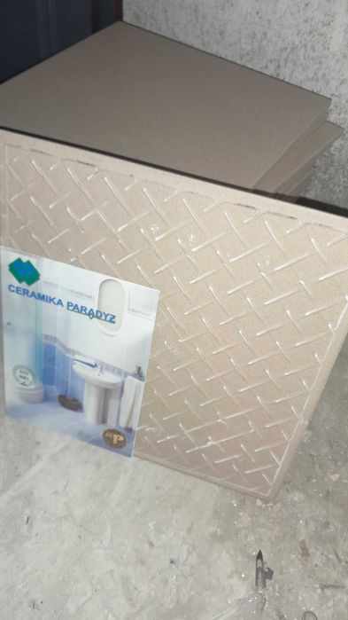 Plyka podłogowa  Paradyz