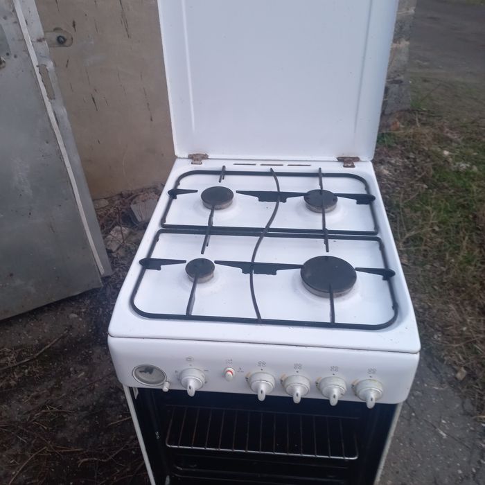 Продам газовую плиту Индезит