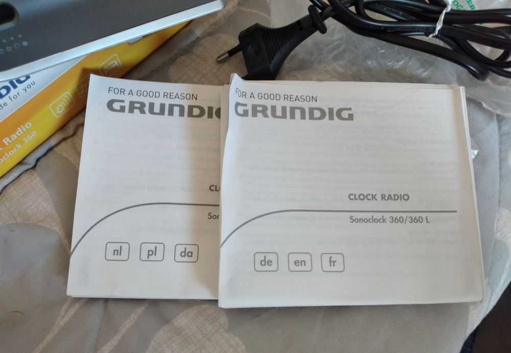 Rádio despertador novo marca Grundig