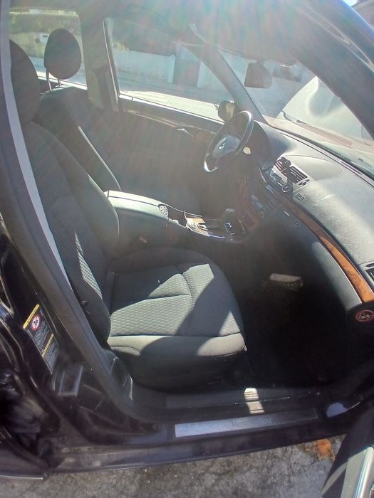 Mercedes à Elegance E 200