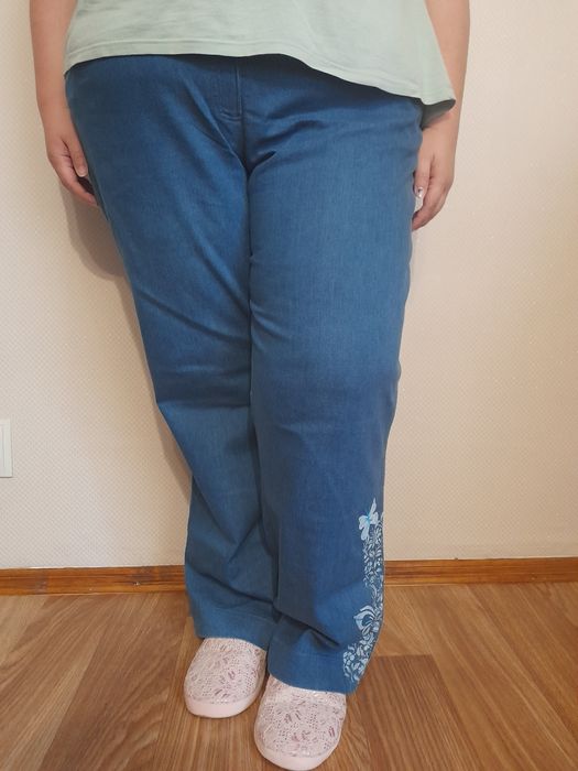 Жіночі джинси великого розміру 62