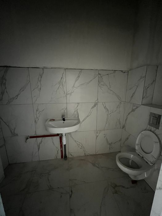 Оренда комерційного приміщення в ТЦ Журавель