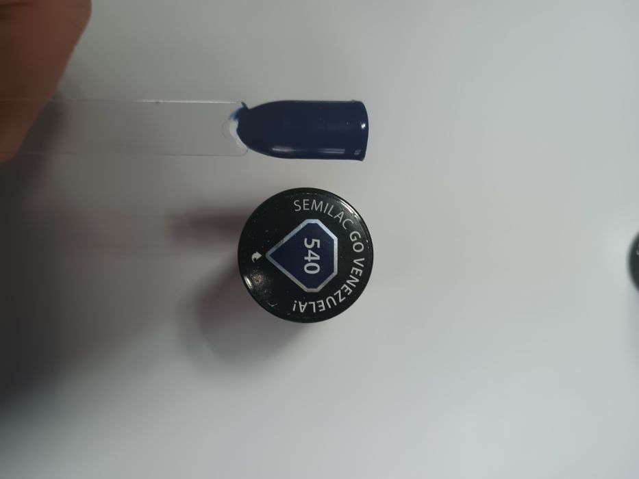 Lakiery hybrydowe Semilac
