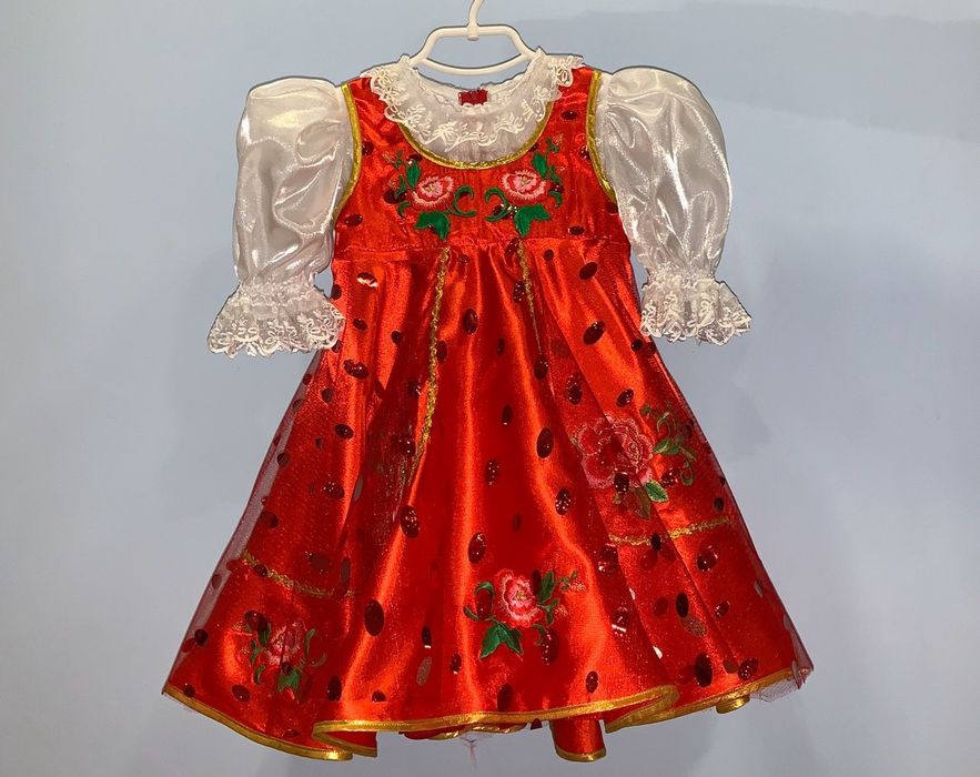 платье матрёшки 3-5лет+косынка и чешки