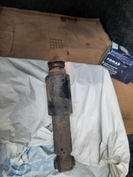 Амортизатори передні на фольцваген Т4 , б /в