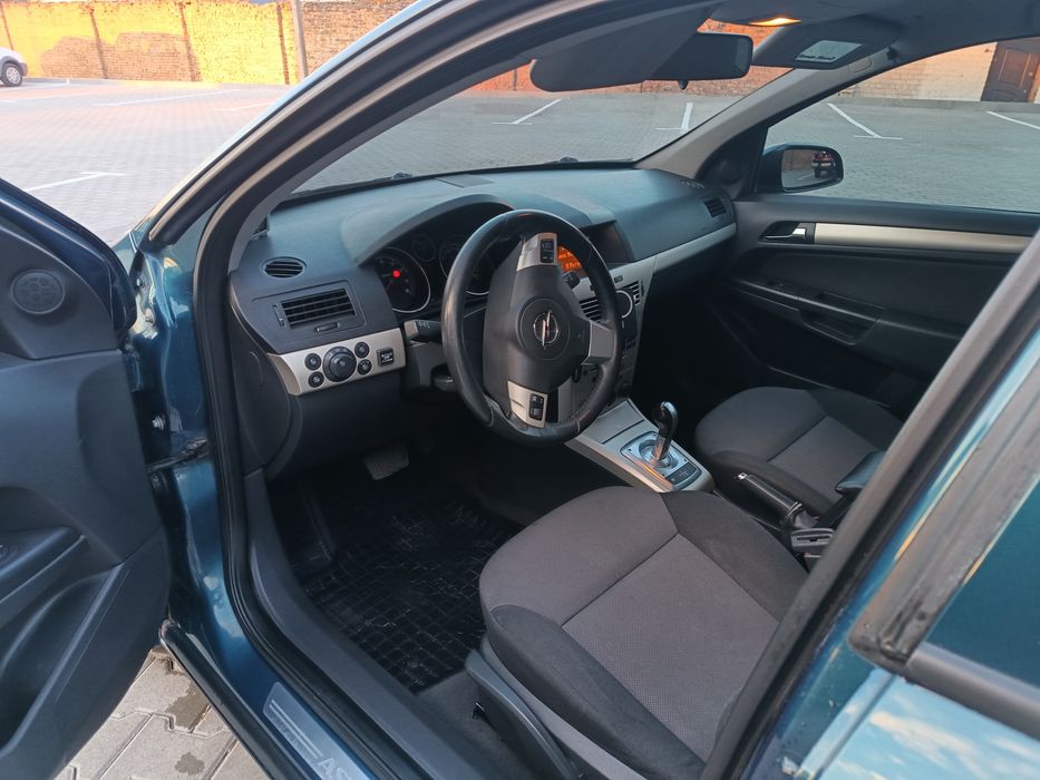 Продам  Opel Astra H