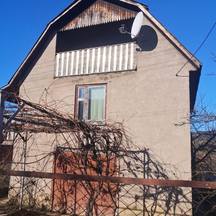 Продам 2 поверхову дачу в Оріховиці з водою