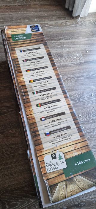 Árvore (Pinheiro) de Natal com enfeites