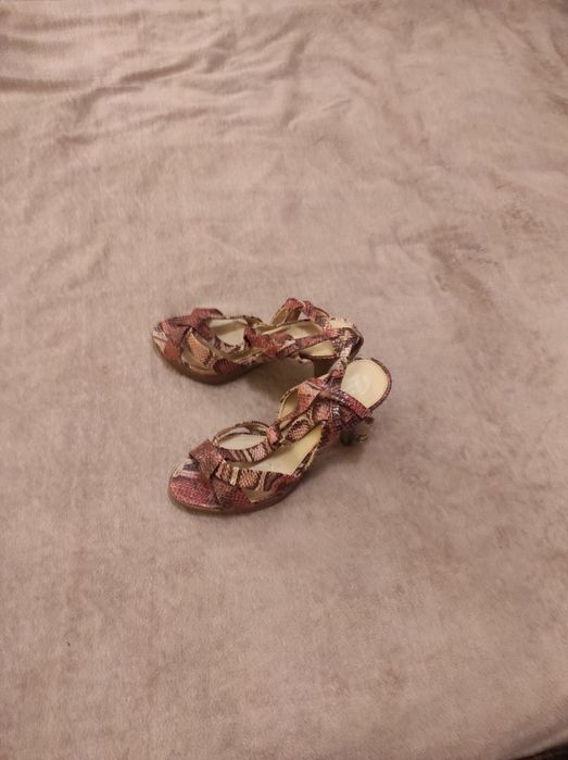 Sandałki na szpilce