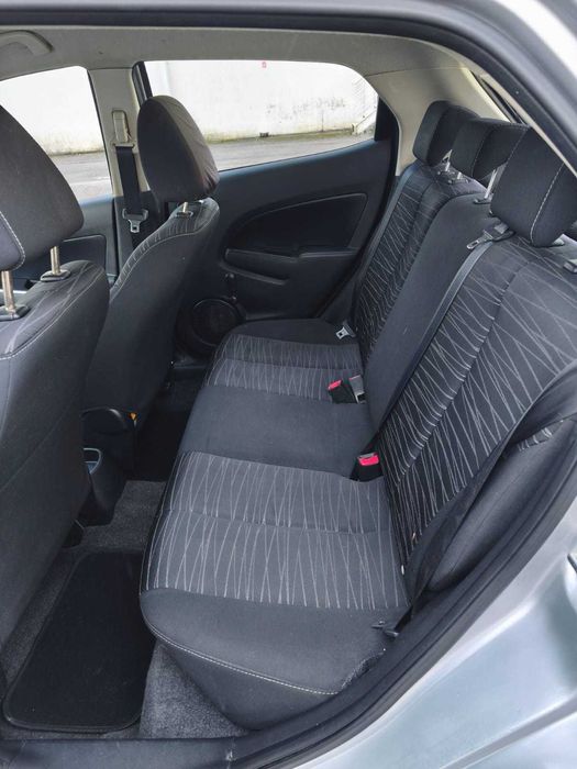 Mazda 2 100.000km como novo