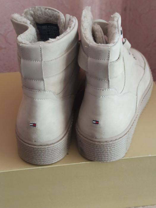 Ботинки,зима Томми Хилфигер,новые