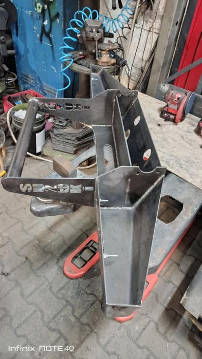 Zderzak pod wyciągarkę do samuraia samuraja w elementach do spawania