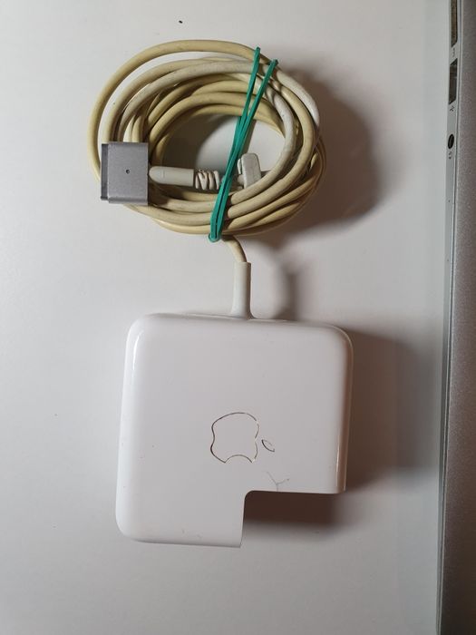 Macbook air używany z 2015 roku