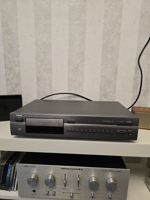 Продам проигрыватель CD Yamaha CDX 480.
