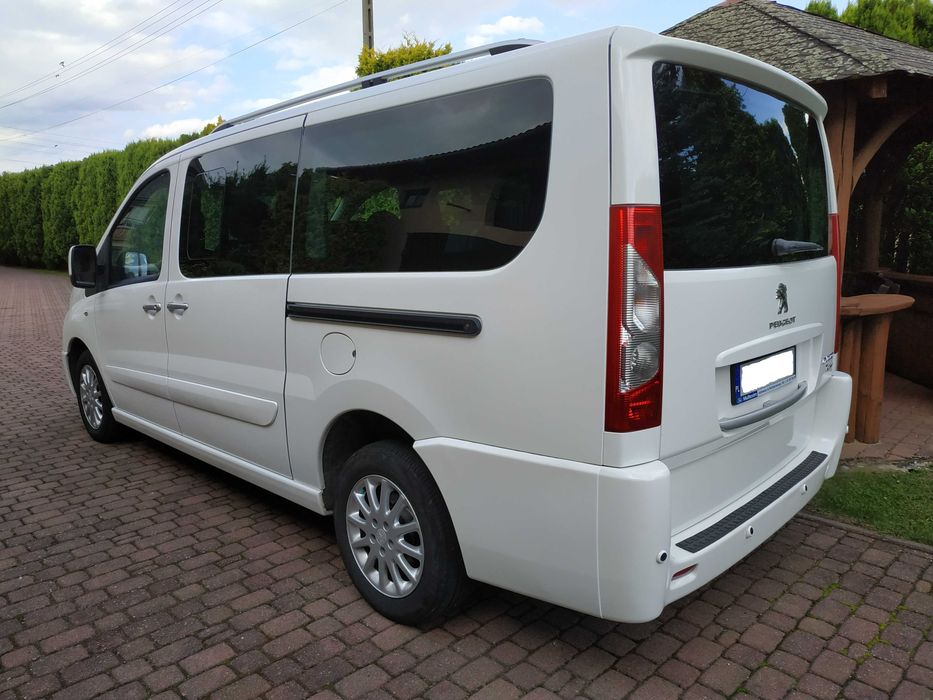 Wynajem busa 8 osób Peugeot Expert Jumpy Traffic Custom BUS WOLNY