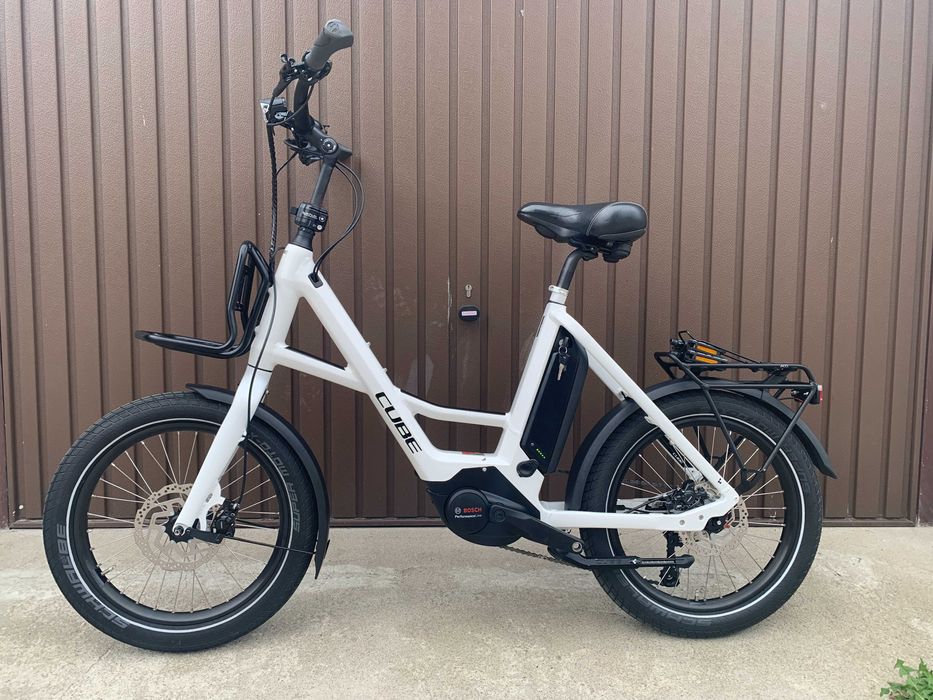Rower elektryczny CUBE Compact