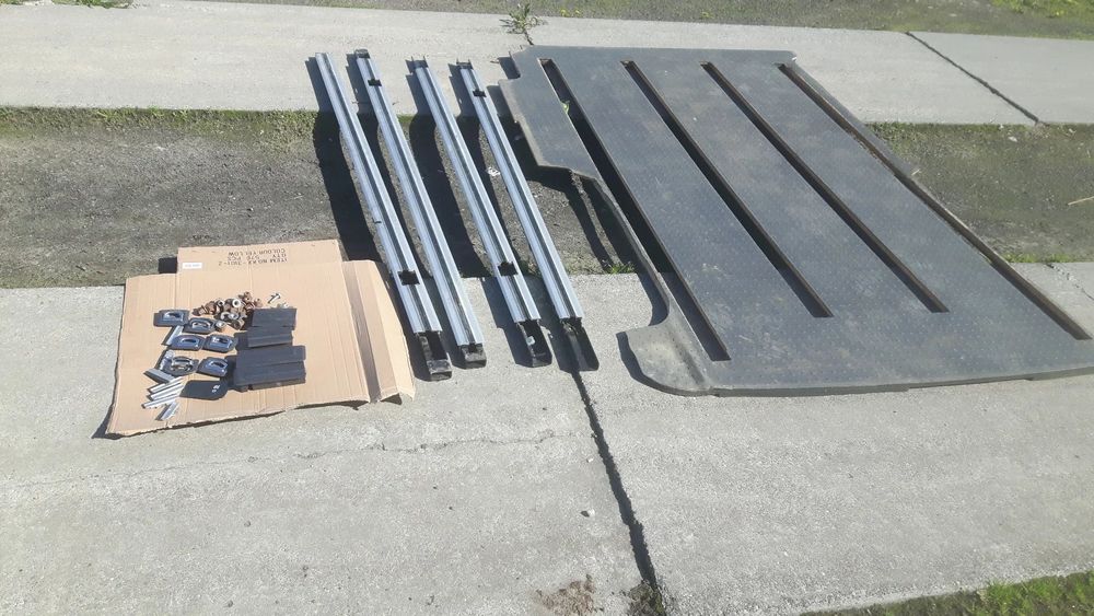 VW T5 LIFT T6  MULTIVAN wykładzina dywan podłoga szyny na 1 drzwi TYŁ