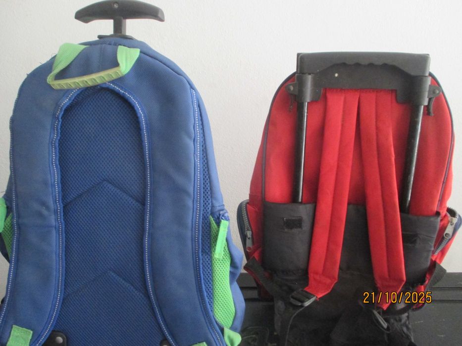 5 mochilas/trolley para criança