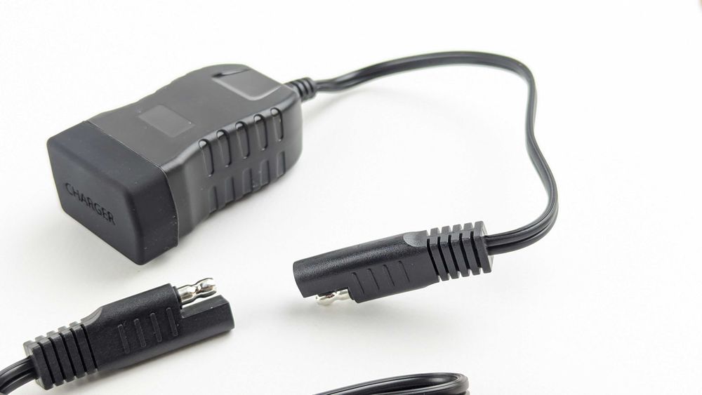 Зарядний пристрій USB + Type-C з вольтметром на кермо мотоцикла (QC3.0, 9-24V, IP67)