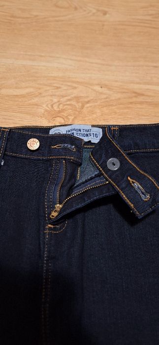 Jeansowa krotka spódniczka