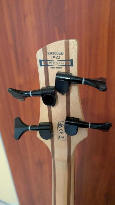 Gitara basowa Ibanez SR300EB