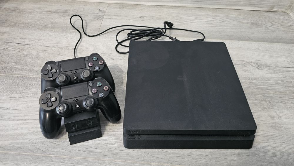 PlayStation 4 Slim, PS4 Slim, 2 pady, ładowarka, gry, 512 GB