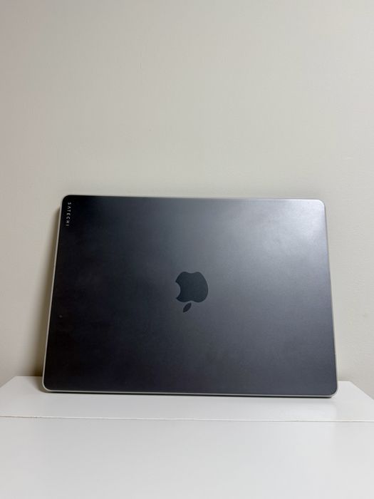 MacBook Pro 14” M3 Pro | 18 GB RAM | 512 GB SSD | Excelente Estado